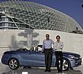 Das neue E-Klasse Cabrio wurde unter der strahlenden Sonne in Abu Dhabi von Dieter Zetsche und Nico Rosberg enthüllt. Foto: auto-reporter.net 